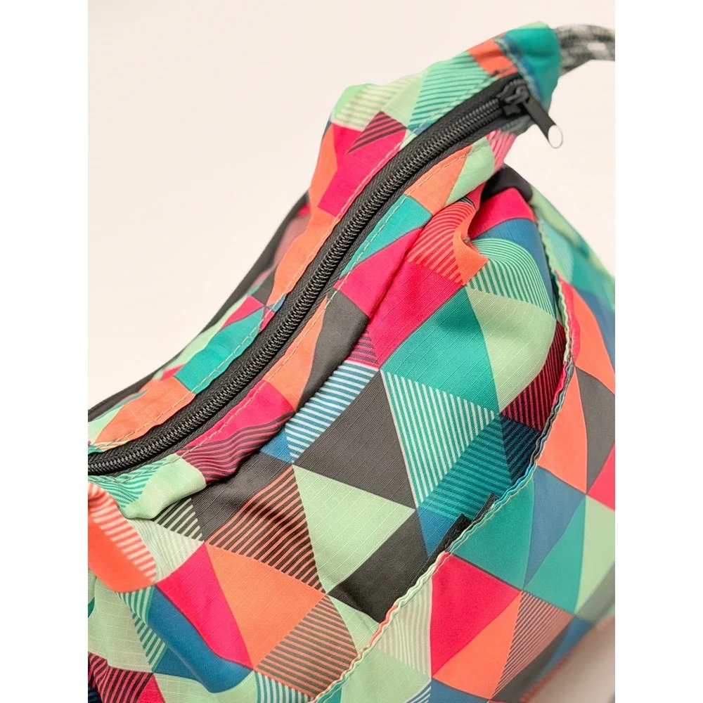 KAVU Keepalong Crossbody Bag Geometric Triangle Print Rope Strap Multicolor